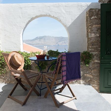 Kyklameno Apartment Symi Bagian luar foto